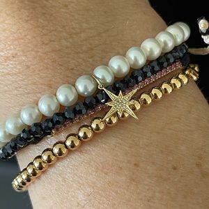 Sydney Evan pearl bracelet gold charm